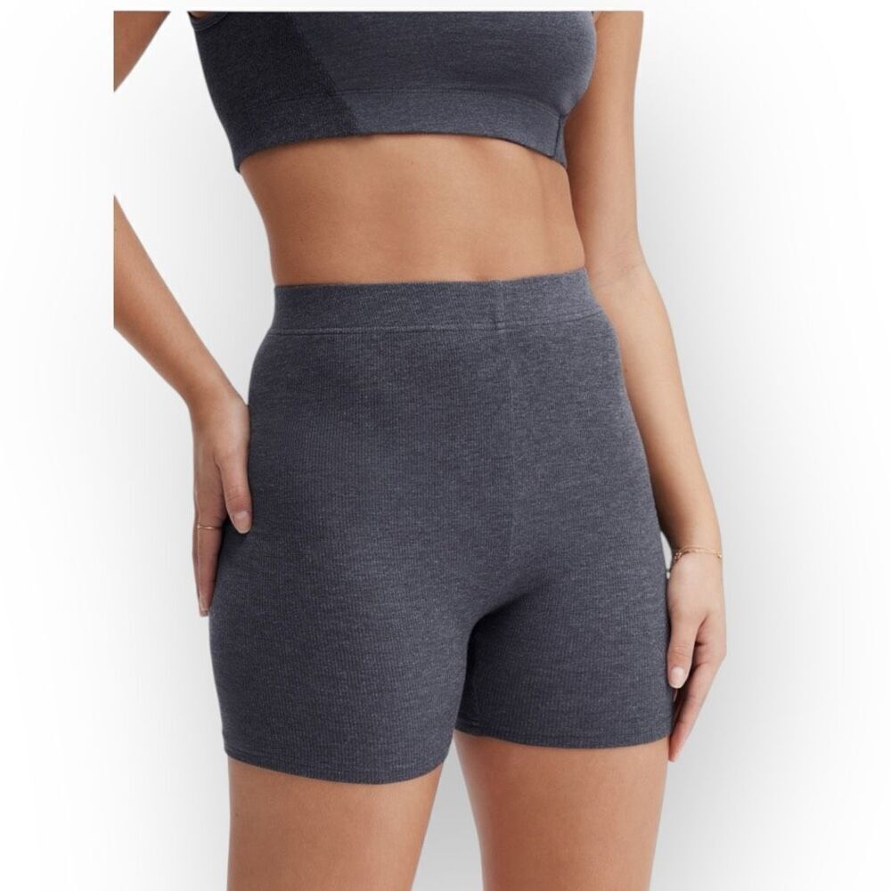 Fabletics Women’s Size XS Gray High Waisted Athleisure Biker Shorts Yoga
